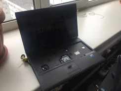 Samsung R519. 15.6", 2,3����, ��� 4 ��, ���� 1���, WiFi, ����������� �� 1��. ����