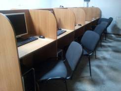 Отдам бесплатно столы из компьютерного салона