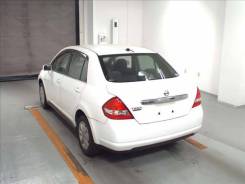 Стекло боковое. Nissan Tiida