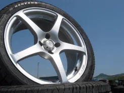 Hinodex Axia. 7.0x17", 4x100, ET38 ����