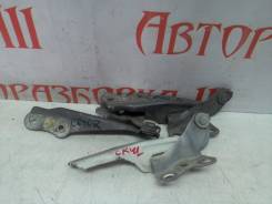 Крепление капота. Toyota Lite Ace, CR41, SR40, KR42 Toyota Town Ace, KR42, CR41, SR40 Toyota Town Ace Noah, CR42, KR52, KR41, KR42, SR40, SR50, CR50...