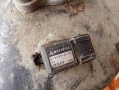 Клапан вакуумный. Mitsubishi Lancer, CS2A, CS5A, CS5W Mitsubishi Lancer Cedia, CS2A, CS5A, CS5W Mitsubishi Dion, CR6W, CR9W, CR5W Mitsubishi Dingo, CQ...