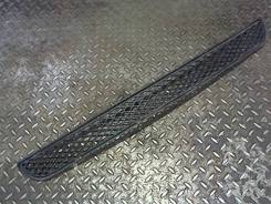 Заглушка (решётка) бампера Mercedes ML W164 2005-2011
