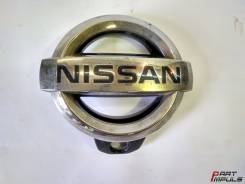 Эмблема решетки. Nissan Patrol, Y62 Двигатель VK56VD