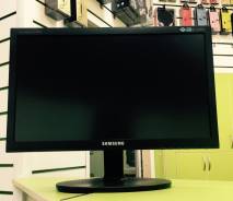 Samsung. 18" (46 см), технология LCD (ЖК)