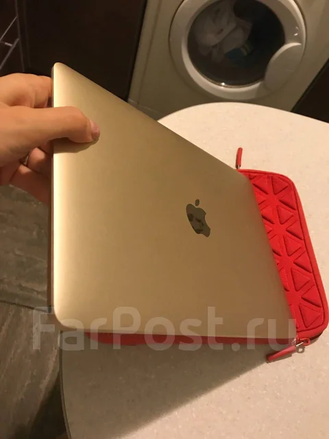Apple MacBook. 12", ��� 256 �� � ������, ���� 256���, WiFi: 1, Bluetooth: 1, ����������� �� 10��. ����