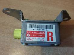 Датчик AIR BAG передний 98235AC000 правый Subaru Outback 1 (B12)