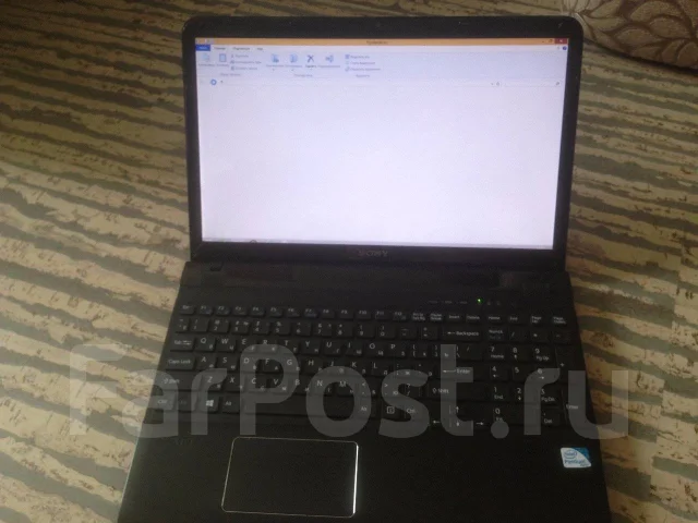Sony VAIO SVE151J11V. 15.6", 2 400����, ��� 4 ��, ���� 500���, WiFi: 1, Bluetooth: 1 ����