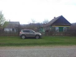 Продается дом в центре с. Беневское Лазовского района. Ул. Центральная, р-н с. Беневское, площадь дома 80 кв. м., скважина, электричество 30 кВт, отоп...