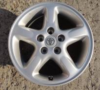 Toyota. 7.0x16, 5x114.30, ET35, ЦО 60,1 мм.