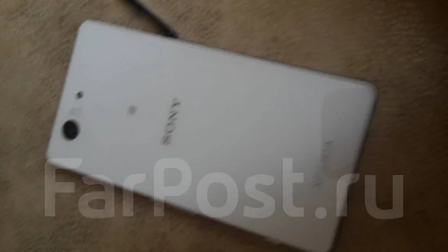 Sony Xperia X Compact. �/� ����