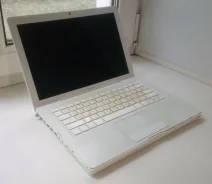 Apple MacBook 13 2007 A1181. 13.3", ��� 1024 ��, ���� 160���, WiFi ����
