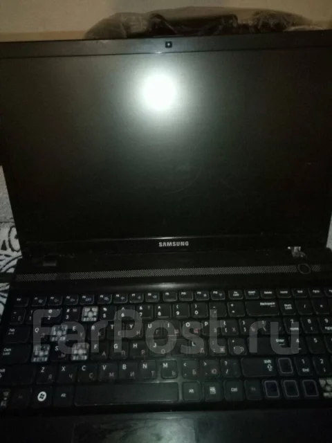 Samsung 300V5A. 15.6", 2 200����, ��� 2048 ��, ���� 320���, WiFi: 1, Bluetooth: 1, ����������� �� 3��. ����