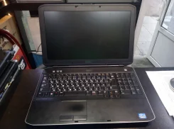 Dell Latitude E5530. 15.6", 2,2����, ��� 4 ��, ���� 320���, WiFi: 1, ����������� �� 1��. ����