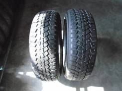 Kumho I'Zen WIS KW19. Зимние, шипованные, износ: 10%, 2 шт