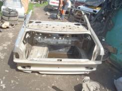 Задняя часть автомобиля. Audi 100, 44Q