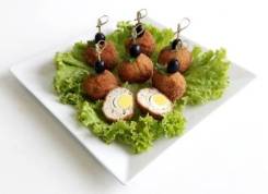 Куриные шарики с перепелиным яйцом (7 шт.) (Праздничное меню)