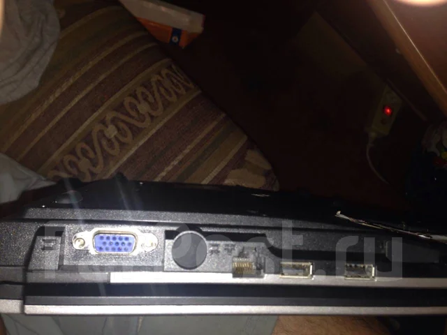Roverbook Voyager. 15.4", 1,7����, ��� 1024 ��, ���� 120���, ����������� �� 2��. ����
