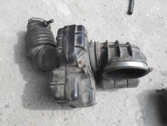 Патрубок воздухозаборника. Mitsubishi Diamante, F17A, F27A, F15A, F25A, F13A, F16A Mitsubishi Sigma, F27A, F15A, F25A, F13A, F17A, F13AK, F16A