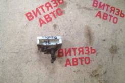 Ручка двери внешняя. Mitsubishi Pajero, V78W