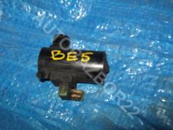Мотор бачка омывателя. Subaru Forester, SF5, SF9, SG5, SG9, SG9L Subaru Legacy, BC2, BC3, BC4, BC5, BCA, BCK, BCL, BCM, BD2, BD3, BD4, BD5, BD9, BE5...