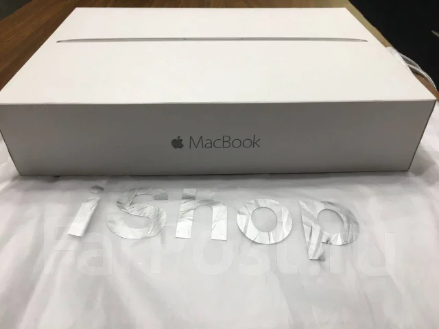 Apple MacBook. 12", ��� 8 ��, ���� 256���, WiFi: 1, Bluetooth: 1, ����������� �� 10��. ����