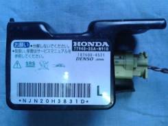 Датчик airbag. Honda Civic, EN2 Honda Civic Ferio, ES1, ES2, ES3 Двигатели: D14Z5, D14Z6, D15Y2, D15Y3, D15Y4, D15Y5, D15Y6, D16V1, D16W7, D16W8, D16W...