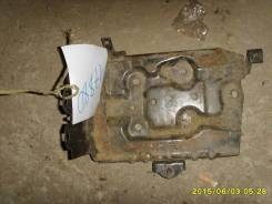 Корпус аккумулятора (крепление/подставка) Nissan Almera N16 2000-2006