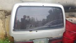Стекло заднее. Toyota Hiace, KZH106G, KZH106W