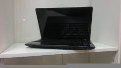 Samsung 300E5C. 15.6", 2,5����, ��� 4 ��, ���� 160���, WiFi, Bluetooth, ����������� �� 4��.