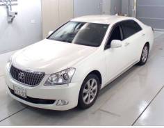 Toyota Crown Majesta. 206 207