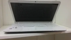 Toshiba Satellite C870-E2W. 17.3", 2,2����, ��� 4 ��, ���� 500���, WiFi, Bluetooth, ����������� �� 5��. ����