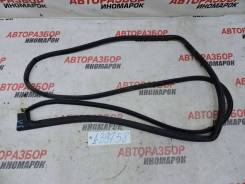 Уплотнитель двери Lexus RX 300/330/350
