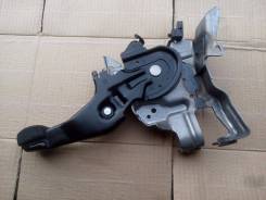 Педаль ручника. Toyota Harrier, GSU31W, ACU30, ACU35W, GSU30W, MCU35W, GSU35W, ACU30W, GSU36, MCU36W, GSU35, GSU36W, ACU35, MCU36, MCU31, MCU30, GSU31...