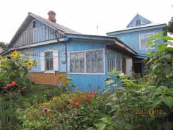 Продам жилой дом в отличном районе пер. Западный. Переулок Западный 8, р-н 8-я Шахта, площадь дома 120 кв. м., централизованный водопровод, электричес...