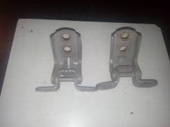 Кронштейн боковой двери. Nissan AD, WFY11, VFY11, WHY11, VHNY11, VEY11, VY11, VENY11, WHNY11 Nissan Sunny, B15, FB15, FNB15 Nissan Wingroad, VY11, VFY...