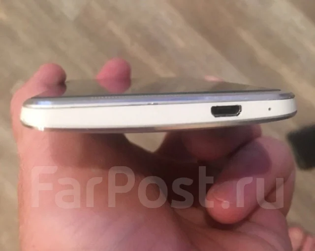 HTC One M7. �/� ����