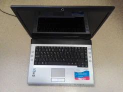 Roverbook Voyager. 15.4", ��� 2048 �� ����