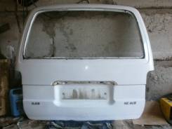 Дверь багажника. Toyota Hiace
