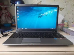 Samsung 355V5C-S0E. 15.6", 2,3����, ��� 8 ��, ���� 1 000���, WiFi: 1, Bluetooth: 1 ����
