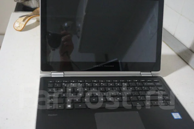 HP Pavilion 13. 13.3", 2,3����, ��� 4 ��, ���� 640���, WiFi: 1, Bluetooth: 1, ����������� �� 8��. ����