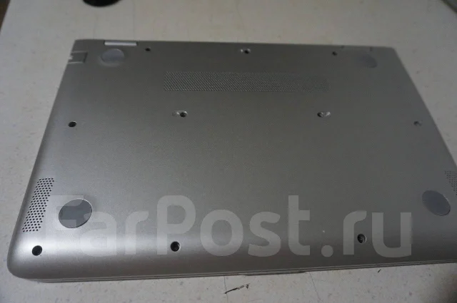 HP Pavilion 13. 13.3", 2,3����, ��� 4 ��, ���� 640���, WiFi: 1, Bluetooth: 1, ����������� �� 8��. ����