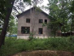 Большой дом в В-Надеждинске. Улица Грибоедова 9, р-н Надеждинский, площадь дома 380 кв. м., электричество 15 кВт, отопление жидкотопливное, от агентст...