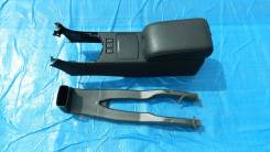 Подлокотник. Infiniti G25, V36 Infiniti G35 Infiniti G37, V36 Infiniti G20 Nissan Skyline, KV36, V36, NV36, PV36 Nissan Infiniti G37, CV36, HV36 Двига...