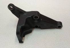 Кронштейн опоры двигателя. Toyota: Allion, Opa, Matrix, Auris, Voltz, Corolla Fielder, Corolla Runx, Vista, Corolla Spacio, Allex, WiLL VS, Wish, Vist...