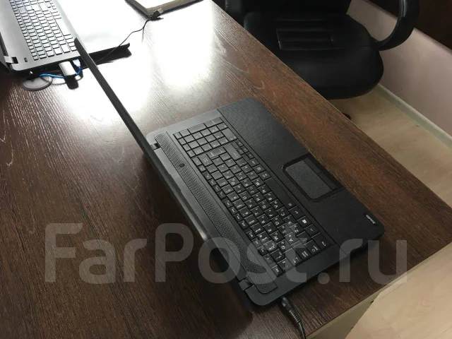 Toshiba Satellite C870-DMK. 17", ���� 500���, WiFi: 1, Bluetooth: 1, ����������� �� 1��. ����