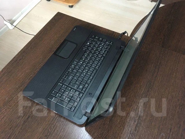 Toshiba Satellite C870-DMK. 17", ���� 500���, WiFi: 1, Bluetooth: 1, ����������� �� 1��. ����