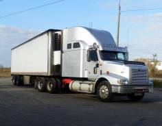 International 9200i. Eagle, 12 000 куб. см., 17 000 кг.