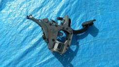 Педаль тормоза. Infiniti G25, V36 Infiniti G35 Infiniti G37, V36 Infiniti G20 Nissan Skyline, KV36, CKV36, V36, NV36, PV36 Nissan Infiniti G37, CV36...