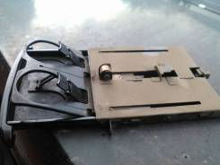 Подстаканник. Mitsubishi Sigma, F13AK, F11A, F27A, F17A, F12A, F13A, F25A, F15A Mitsubishi Diamante, F12A, F11A, F25A, F13A, F27A, F15A, F17A, F07W Дв...